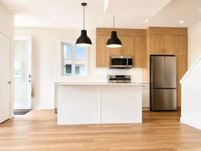 For Rent 3 Bedroom Apartment Edmonton AB DS104106689