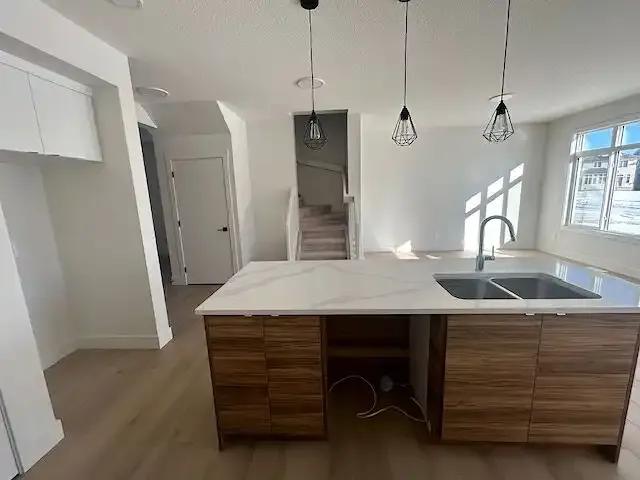 For Rent 3 Bedroom Apartment Edmonton AB DS104178813