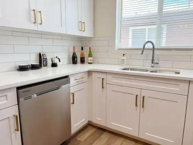 For Rent 3 Bedroom Apartment Edmonton AB DS104180443