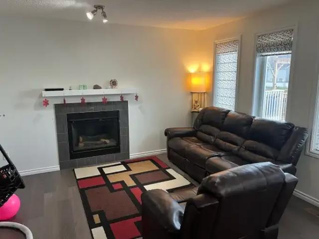 For Rent 3 Bedroom Apartment Edmonton AB DS104180452