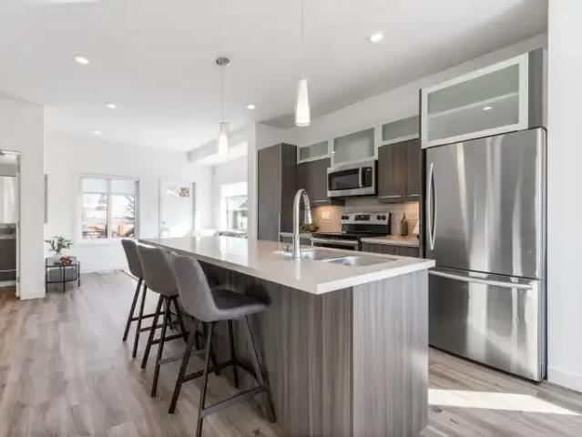 For Rent 3 Bedroom Apartment Edmonton AB DS104180796