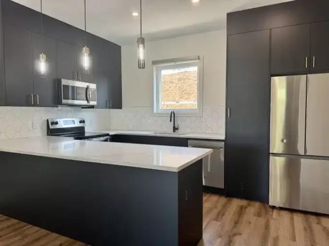 For Rent 3 Bedroom Apartment Edmonton AB DS104181290