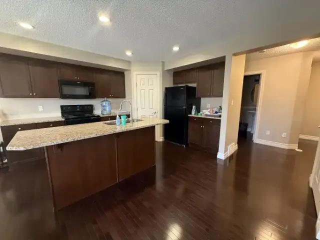 For Rent 3 Bedroom Apartment Edmonton AB DS104183039