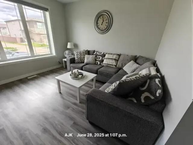For Rent 3 Bedroom Apartment Edmonton AB DS105087702