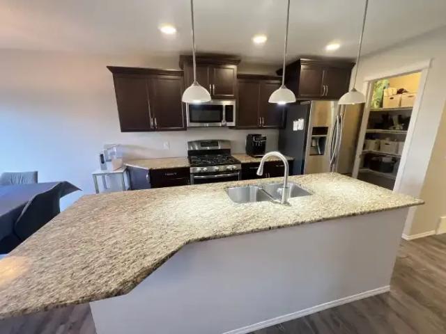 For Rent 3 Bedroom Apartment Edmonton AB DS103569133