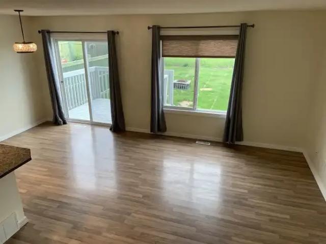 For Rent 3 Bedroom Apartment Fort Saskatchewan AB DS104180430