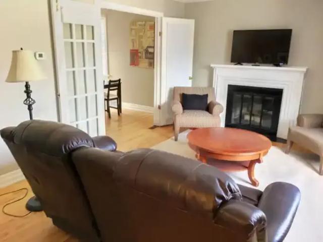 For Rent 3 Bedroom Apartment Guelph ON DS104401467