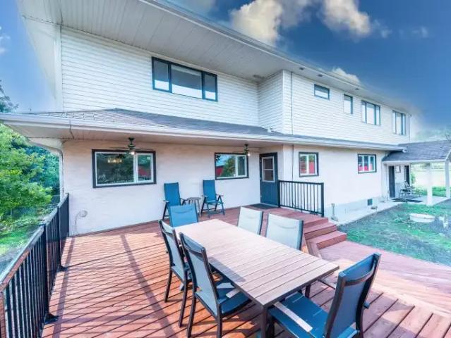 For Rent 3 Bedroom Apartment Gibbons AB DS100411051