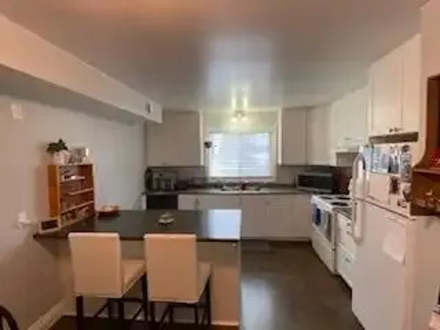 For Rent 3 Bedroom Apartment Kingston ON DLS102243084
