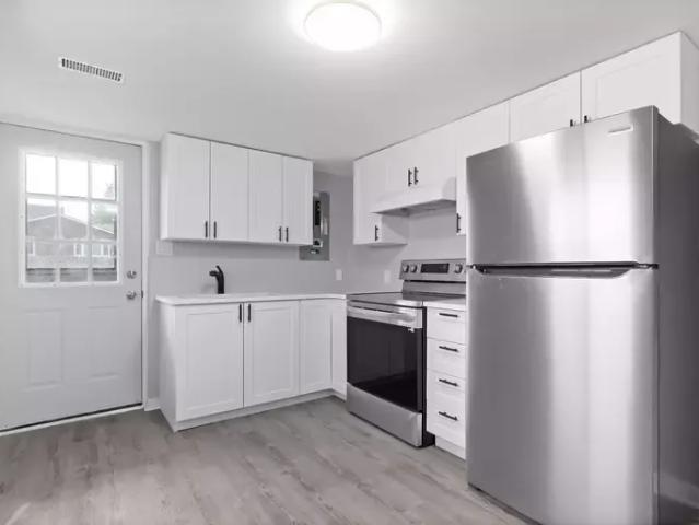 For Rent 3 Bedroom Apartment Kingston ON DS104470133