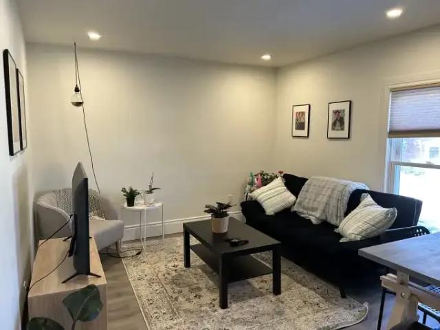 For Rent 3 Bedroom Apartment Kingston ON DS103542183