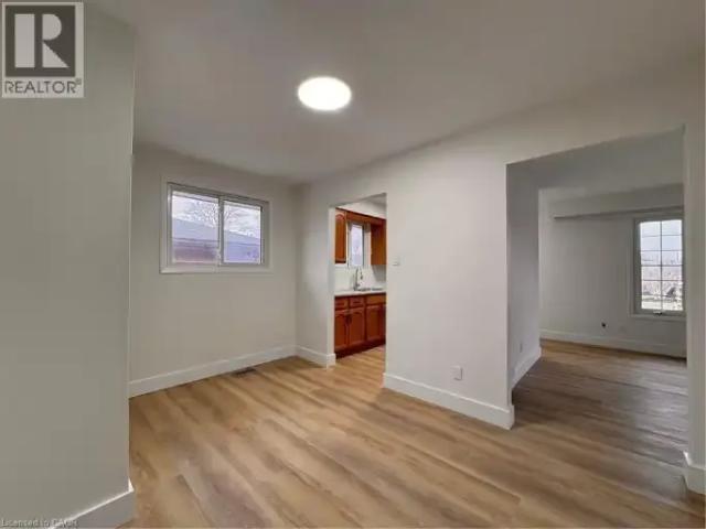 For Rent 3 Bedroom Apartment Kitchener ON DS101339598