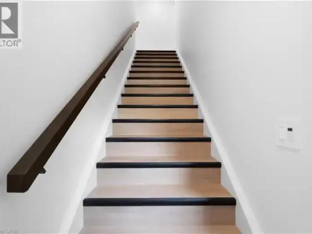 For Rent 3 Bedroom Apartment Kitchener ON DS105135709
