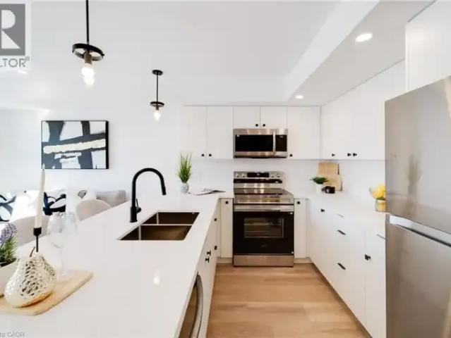 For Rent 3 Bedroom Apartment Kitchener ON DS105135711