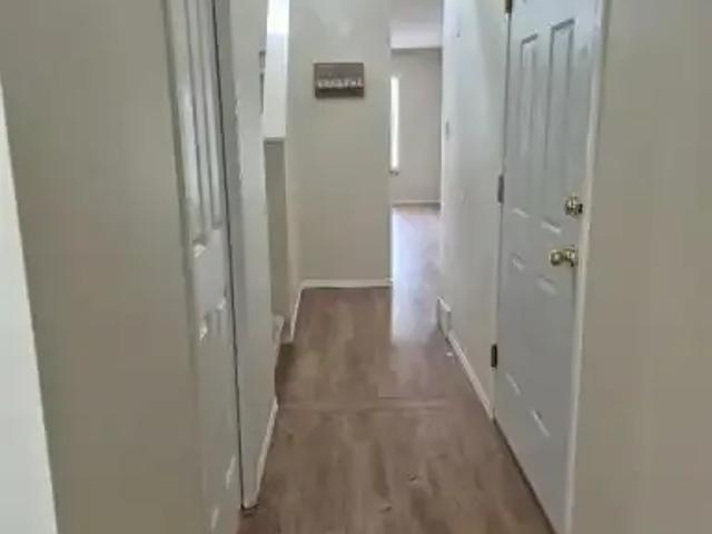For Rent 3 Bedroom Apartment Lethbridge AB DS102578620