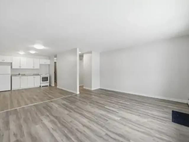 For Rent 3 Bedroom Apartment Prince Albert SK DS102518174