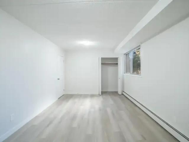 For Rent 3 Bedroom Apartment Regina SK DS103151523