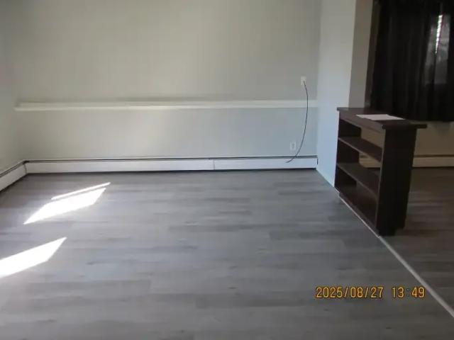 For Rent 3 Bedroom Apartment Regina SK DS105022755
