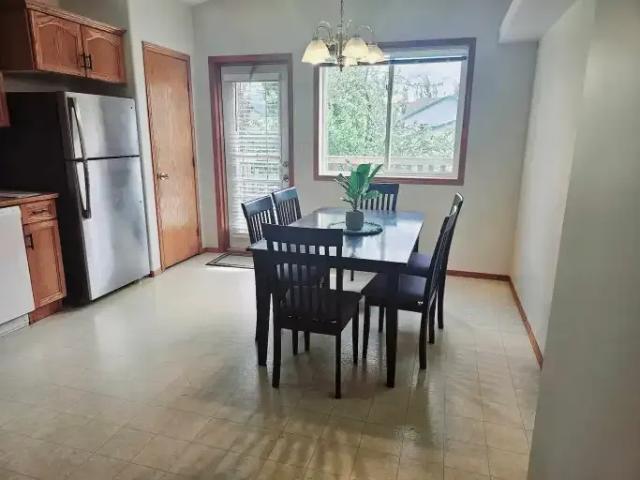 For Rent 3 Bedroom Apartment Red Deer AB DS104179066