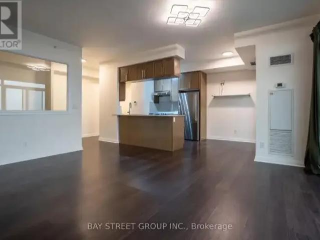For Rent 3 Bedroom Apartment Richmond Hill ON DS104183204