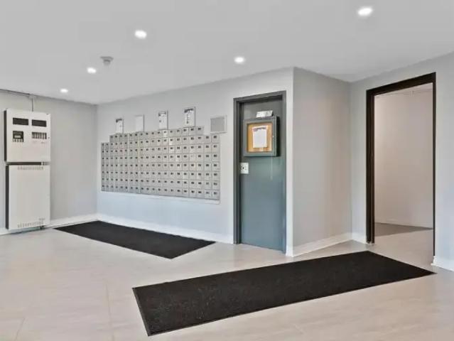 For Rent 3 Bedroom Apartment St. Catharines ON DS101014934