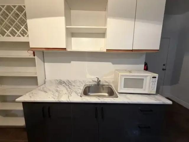 For Rent 3 Bedroom Apartment St. Catharines ON DS102518800