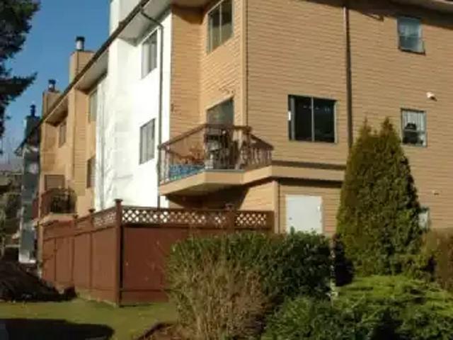 For Rent 3 Bedroom Apartment Surrey BC DLS101440426