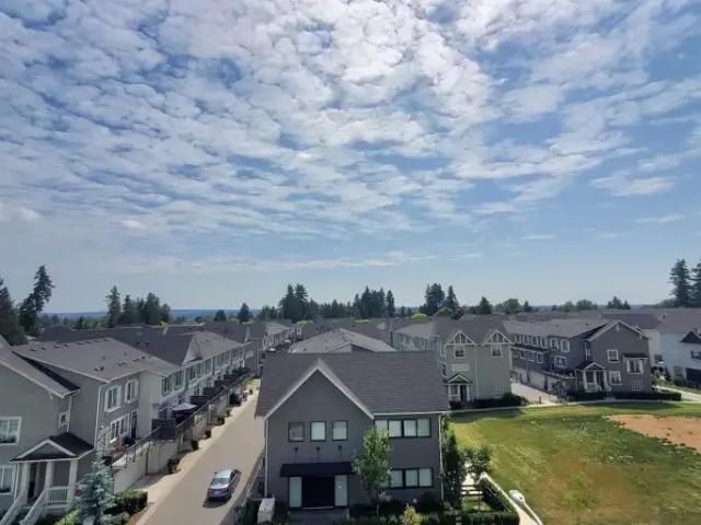 For Rent 3 Bedroom Apartment Surrey BC DLS102339215