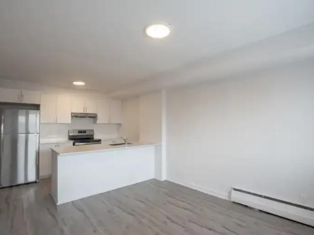 For Rent 3 Bedroom Apartment Saint Laurent QC DS98340743