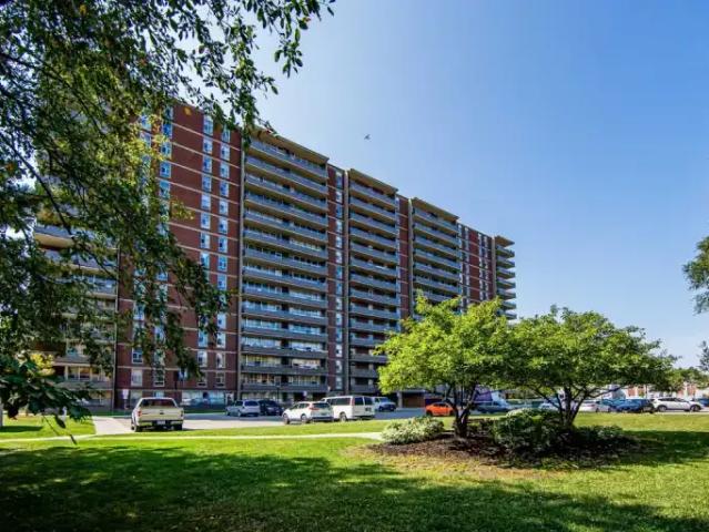 For Rent 3 Bedroom Apartment Scarborough ON DS103839296