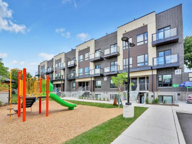 For Rent 3 Bedroom Apartment Scarborough ON DS97744375