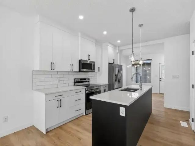 For Rent 3 Bedroom Apartment Spruce Grove AB DLS102846773