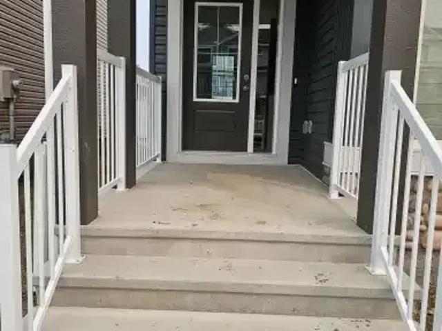 For Rent 3 Bedroom Apartment Spruce Grove AB DS104598209