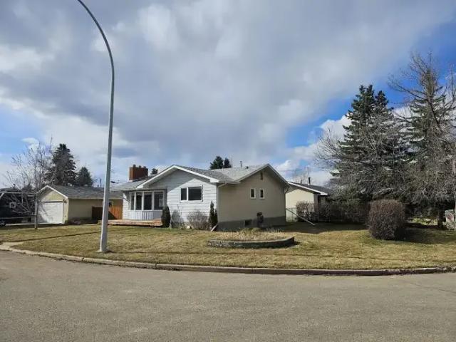 For Rent 3 Bedroom Apartment Spruce Grove AB DS105100777
