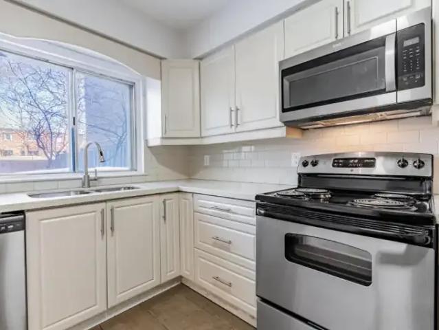 For Rent 3 Bedroom Apartment Toronto ON DLS99719074