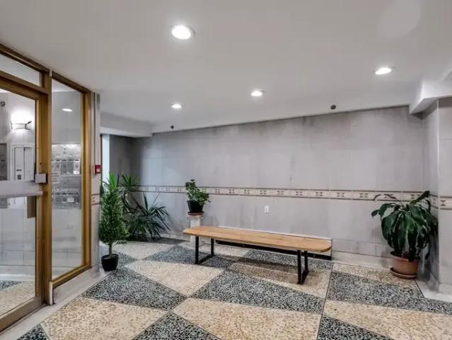 For Rent 3 Bedroom Apartment Toronto ON DS90984473