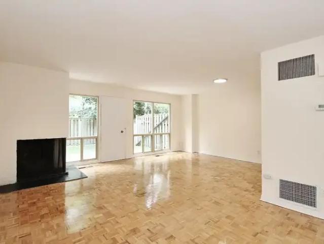 For Rent 3 Bedroom Apartment Toronto ON DS97602435