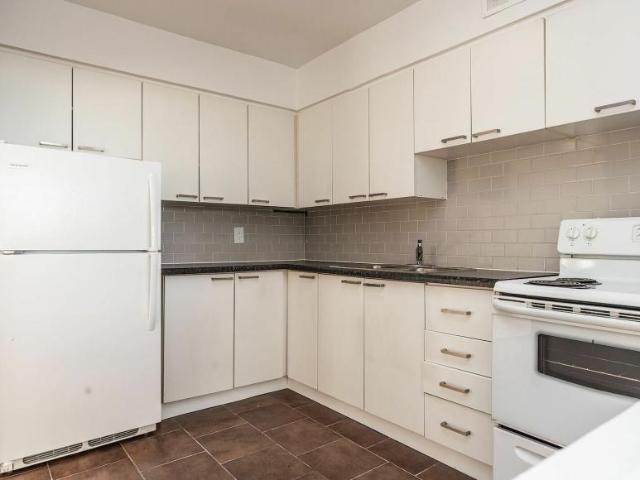 For Rent 3 Bedroom Apartment Toronto ON DS98313306