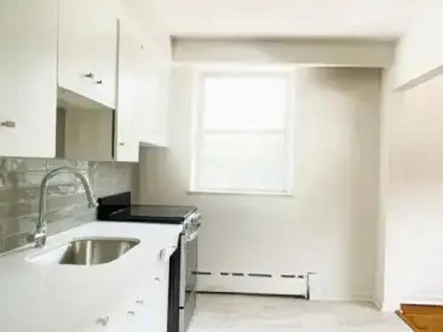 For Rent 3 Bedroom Apartment Toronto ON DS99460465