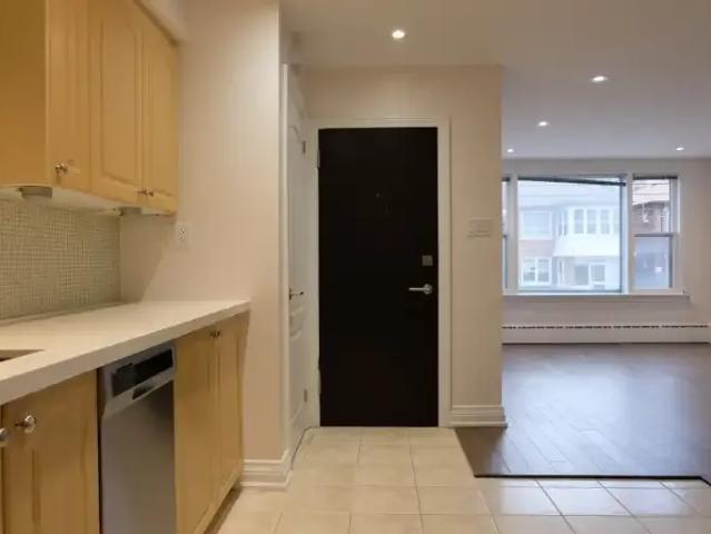 For Rent 3 Bedroom Apartment Toronto ON DS102587252