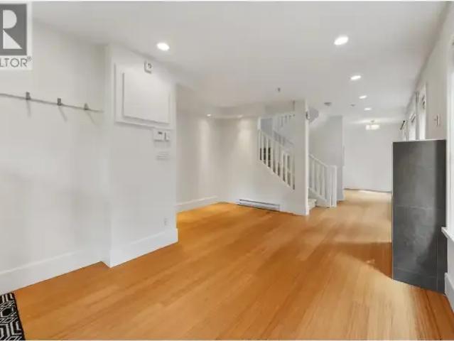 For Rent 3 Bedroom Apartment Vancouver BC DS103840395