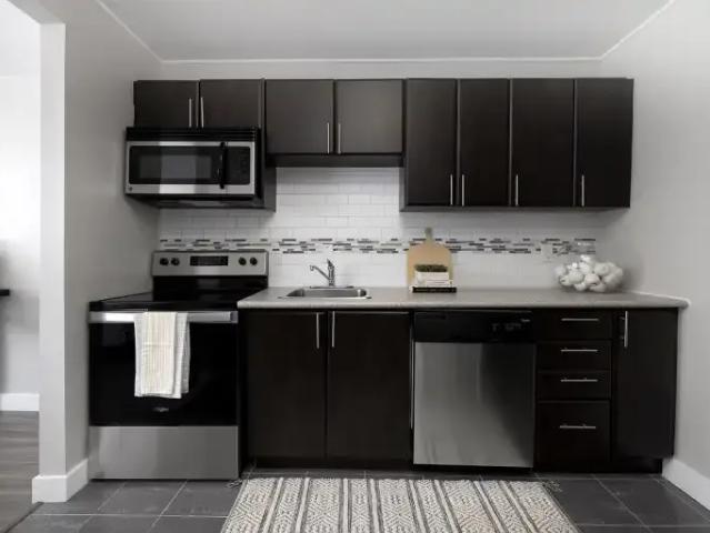 For Rent 3 Bedroom Apartment Waterloo ON DLS102468153