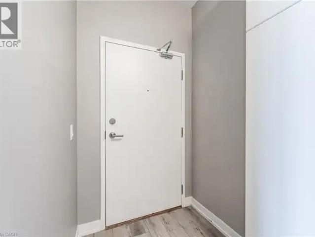For Rent 3 Bedroom Apartment Waterloo ON DS104598417