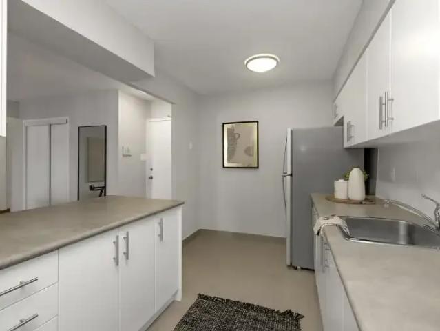For Rent 3 Bedroom Apartment Waterloo ON DS102052373