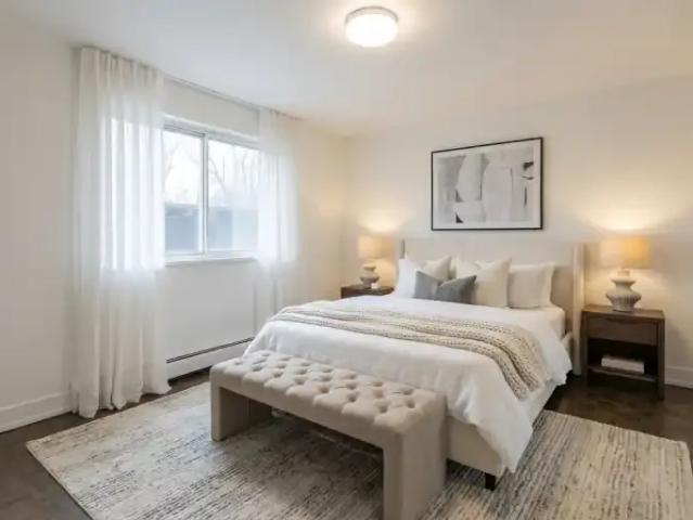For Rent 3 Bedroom Apartment Waterloo ON DS102306617