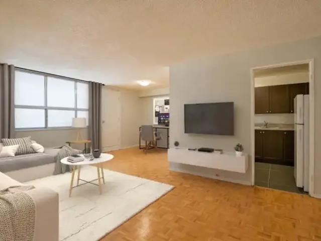 For Rent 3 Bedroom Apartment Whitby ON DS100758101