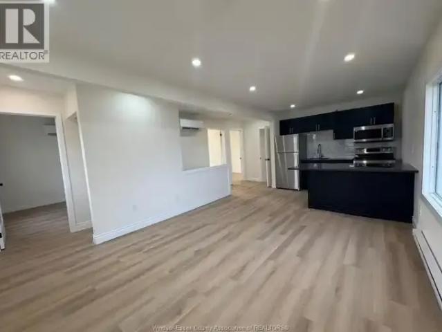 For Rent 3 Bedroom Apartment Windsor ON DS101877999