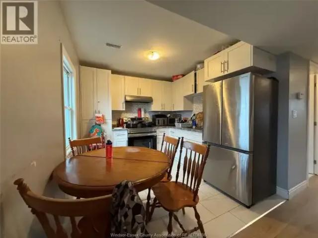For Rent 3 Bedroom Apartment Windsor ON DS101878734