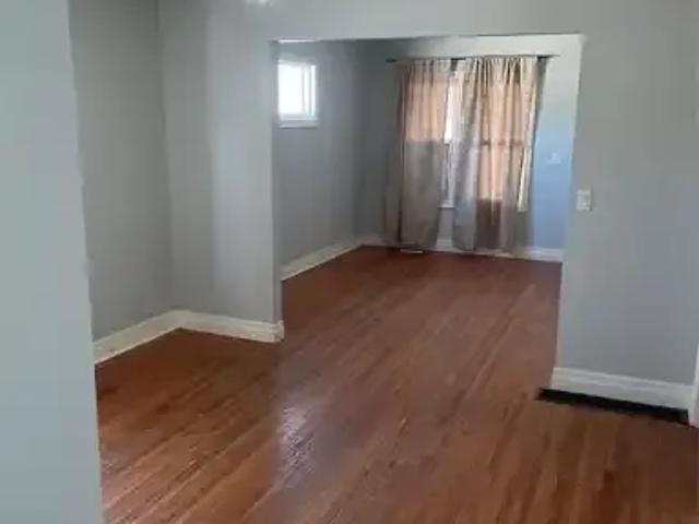For Rent 3 Bedroom Apartment Windsor ON DS101186426