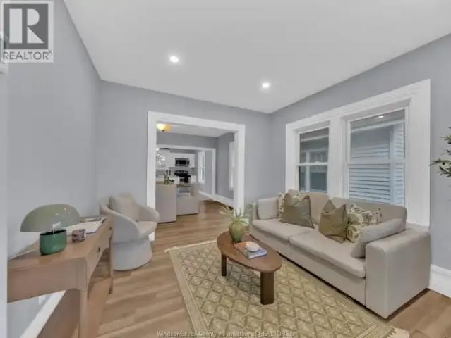 For Rent 3 Bedroom Apartment Windsor ON DS103487773